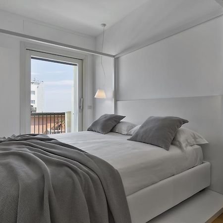 Luxury Suites Collection - Milano 33 Риччоне Екстер'єр фото