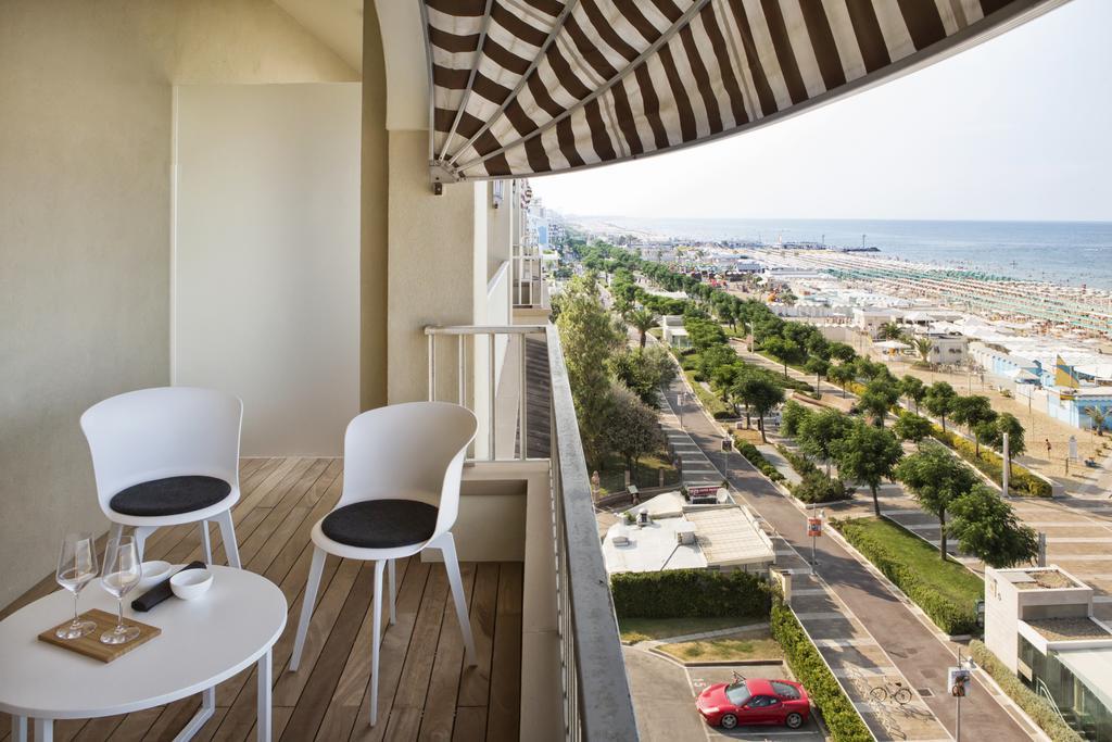 Luxury Suites Collection - Milano 33 Риччоне Екстер'єр фото
